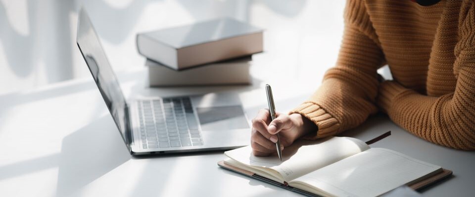 Ajánló grafika a Webináriumok a sikeres pályázásért az őszi beadási határidőkhöz kapcsolódóan című tartalomhoz.